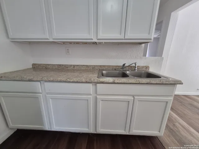 $945 | 443 Bundy Street, San Antonio, TX 78220