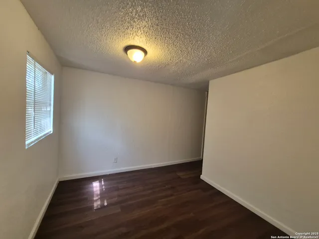 $945 | 443 Bundy Street, San Antonio, TX 78220