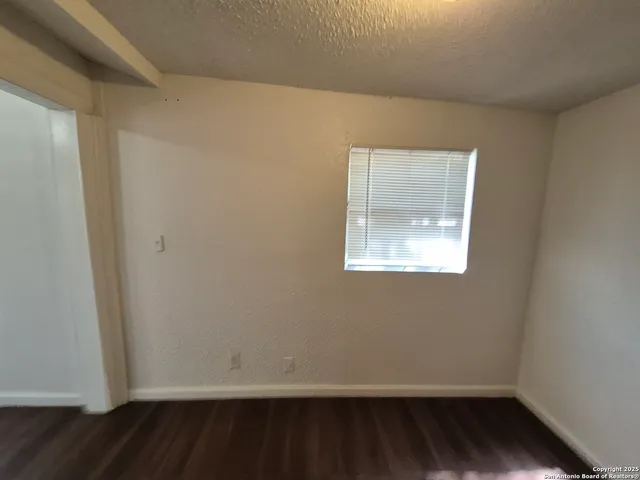 $945 | 443 Bundy Street, San Antonio, TX 78220