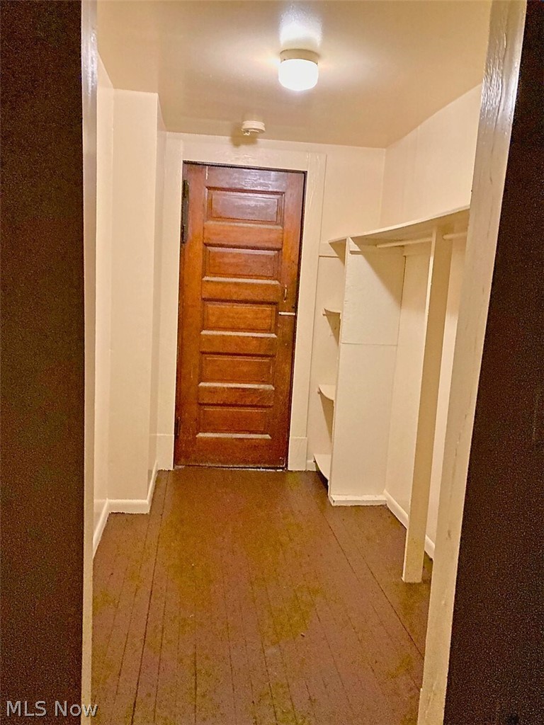 554 Eddy Road Cleveland, OH 44108 - Photo 21 of 32 1st Floor Unit- Walk in closet featuring hardwood / wood-style flooring