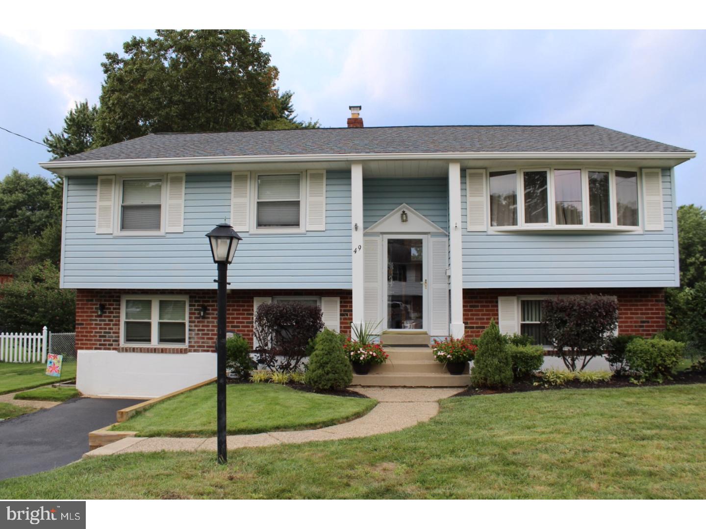 49 Hearthside Road Aston, PA 19014 - Photo 1 of 25 Exterior Front