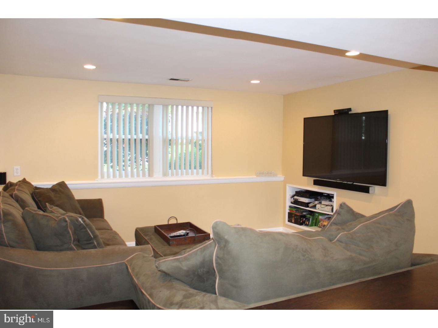 49 Hearthside Road Aston, PA 19014 - Photo 18 of 25 Family Room