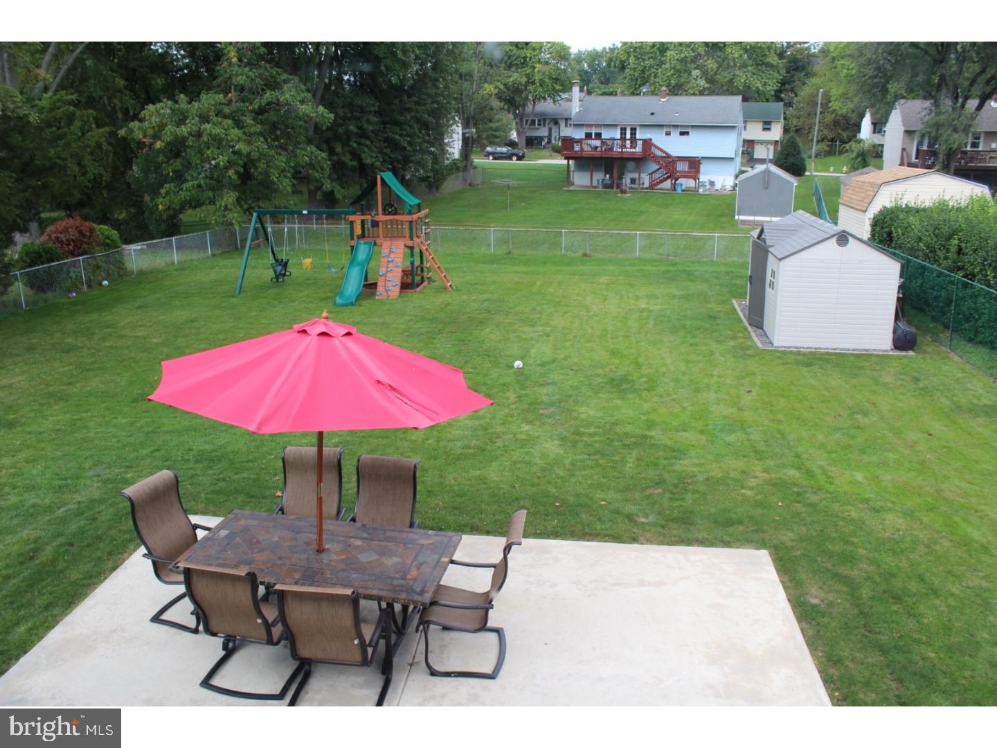 49 Hearthside Road Aston, PA 19014 - Photo 23 of 25 Back Yard