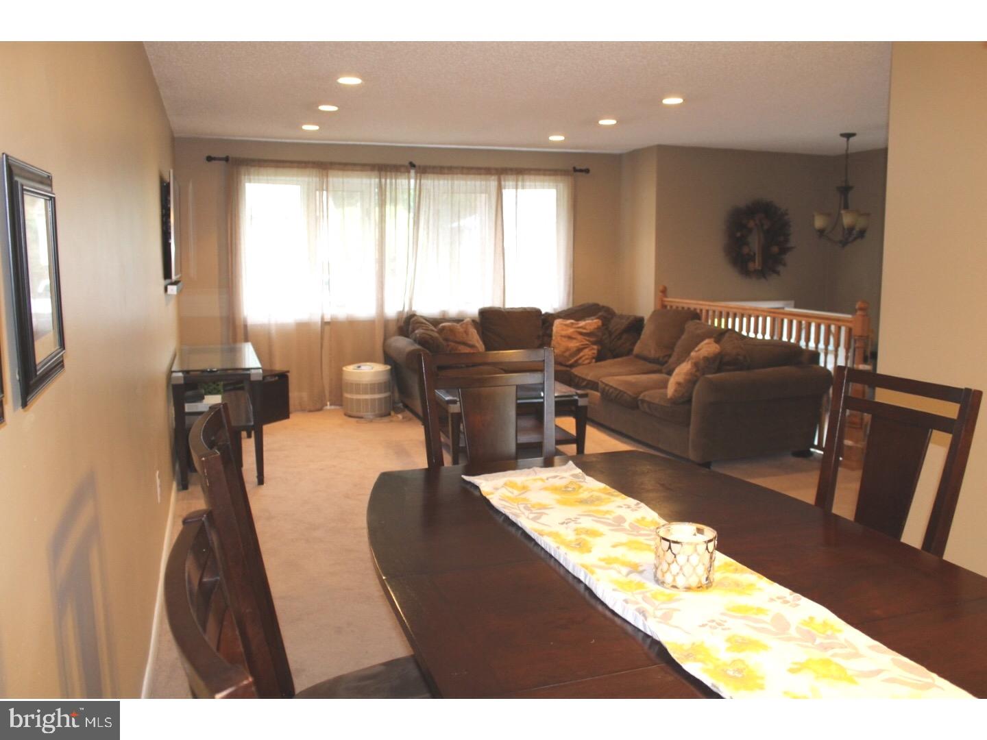 49 Hearthside Road Aston, PA 19014 - Photo 4 of 25 Dining Room