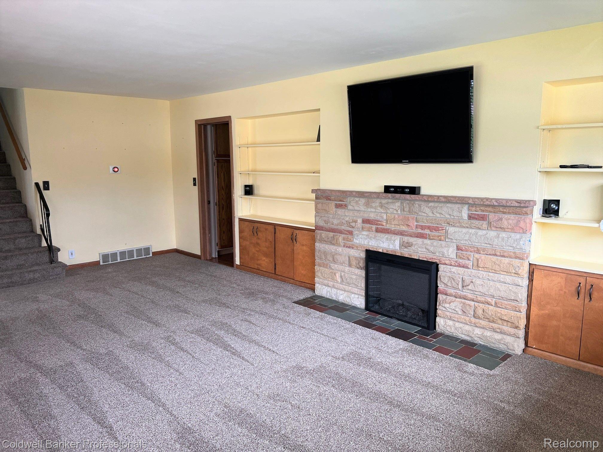 505 North Main Street Perry, MI 48872 - Photo 4 of 24 Gallery Image 4