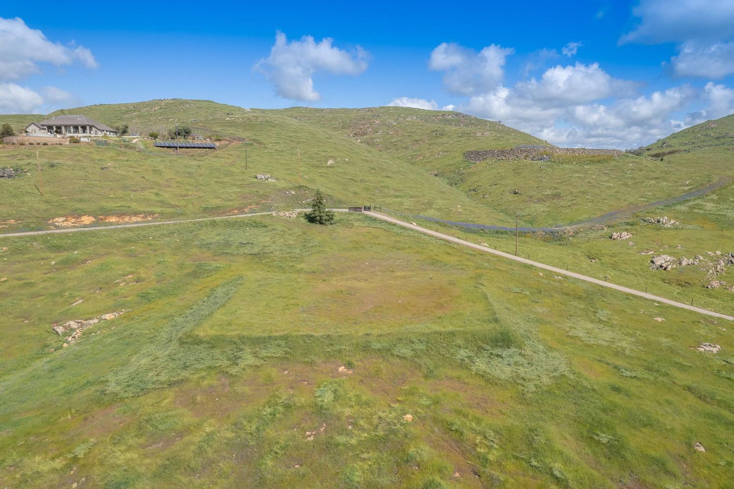 5 Summit Mountain Road Clovis, CA 93619 - Photo 21 of 28 a view of an ocean