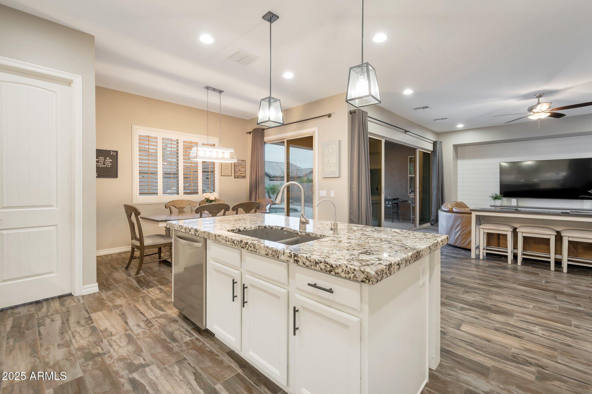 20102 East Robin Road Queen Creek, AZ 85142 - Photo 12 of 44 43-web-or-mls-Qp-0815