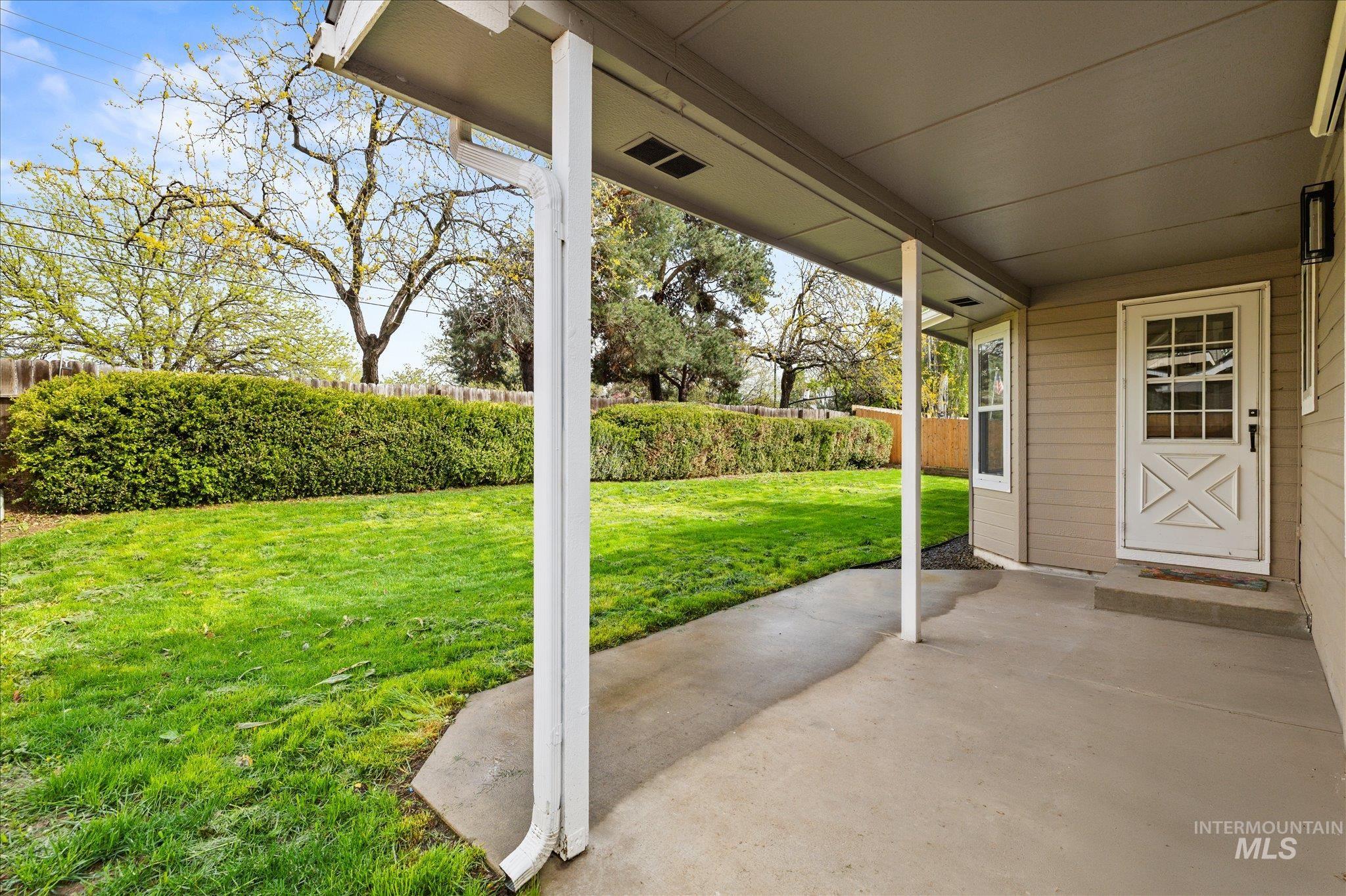 2250 North Amethyst Avenue Meridian, ID 83646 - Photo 44 of 50 View of patio