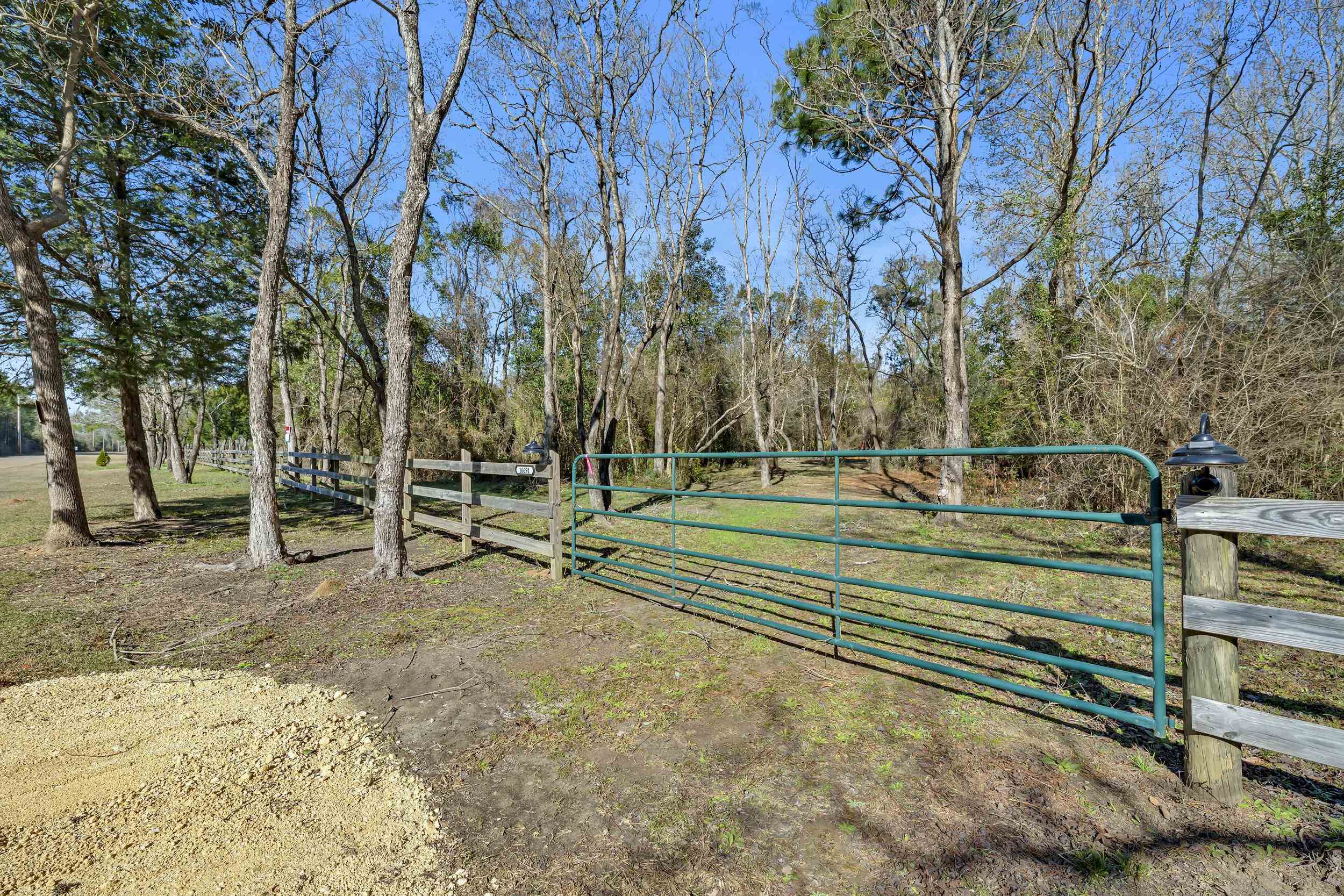 16691 Mosley Road Stapleton, AL 36578 - Photo 2 of 32 Yard