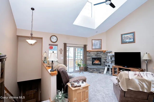 $369,000 | 1 Elsie Peak Court, Pinehurst, ID 83850