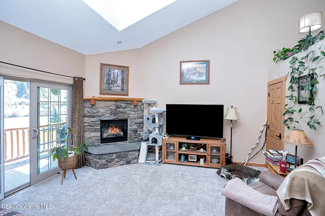 $369,000 | 1 Elsie Peak Court, Pinehurst, ID 83850