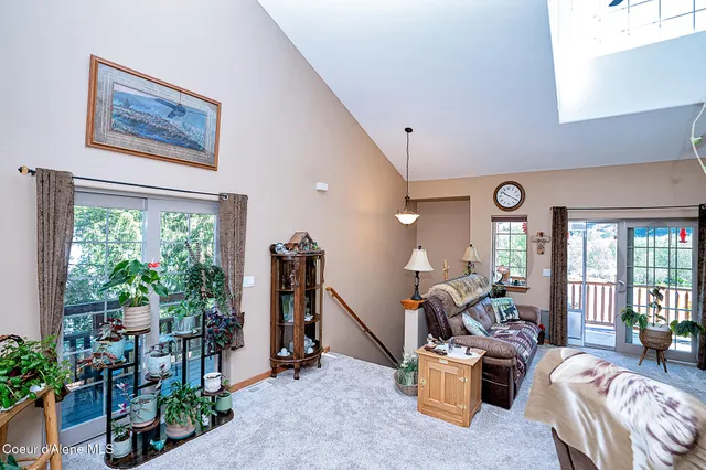 $369,000 | 1 Elsie Peak Court, Pinehurst, ID 83850