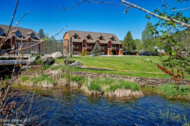 $369,000 | 1 Elsie Peak Court, Pinehurst, ID 83850