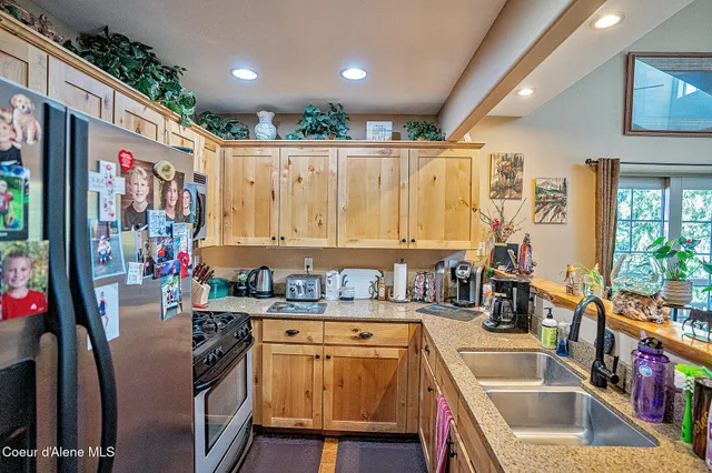 $369,000 | 1 Elsie Peak Court, Pinehurst, ID 83850