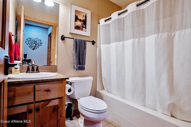 $369,000 | 1 Elsie Peak Court, Pinehurst, ID 83850