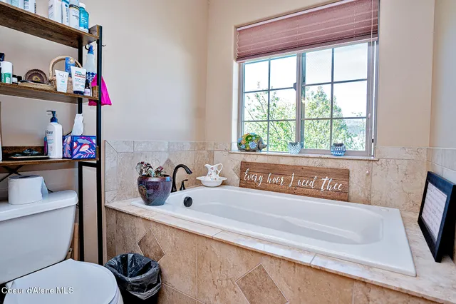 $369,000 | 1 Elsie Peak Court, Pinehurst, ID 83850