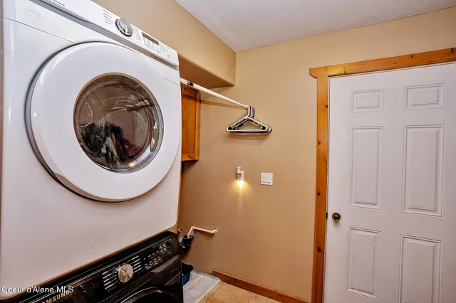 $369,000 | 1 Elsie Peak Court, Pinehurst, ID 83850