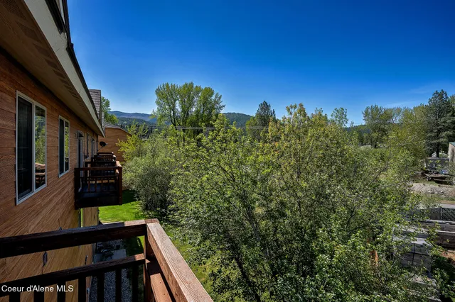 $369,000 | 1 Elsie Peak Court, Pinehurst, ID 83850