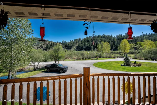 $369,000 | 1 Elsie Peak Court, Pinehurst, ID 83850