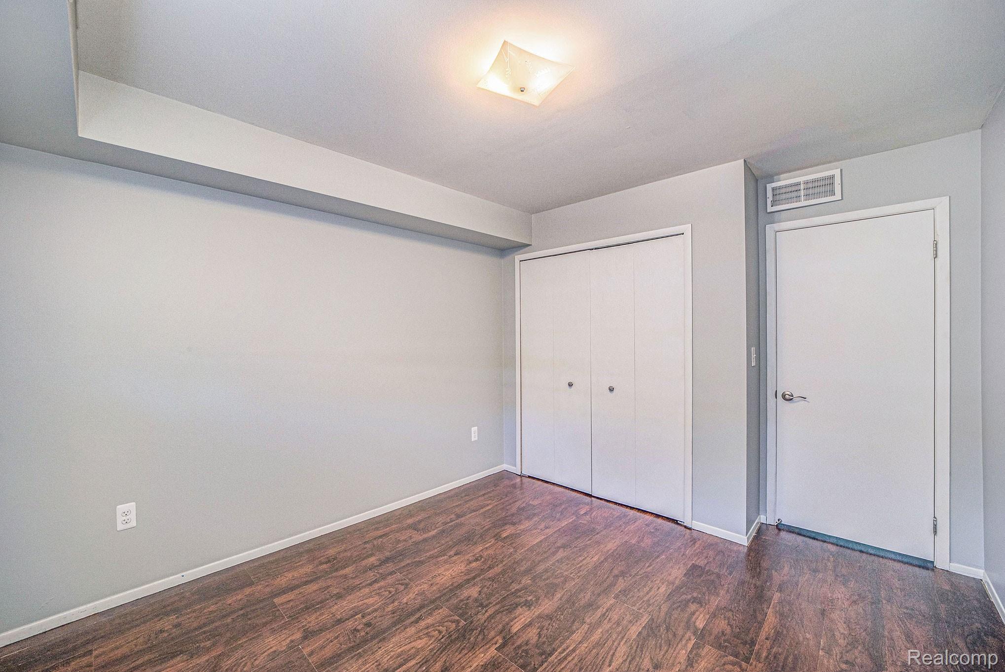 1683 Riverside Drive Rochester, MI 48309 - Photo 17 of 23 017A4692.jpg