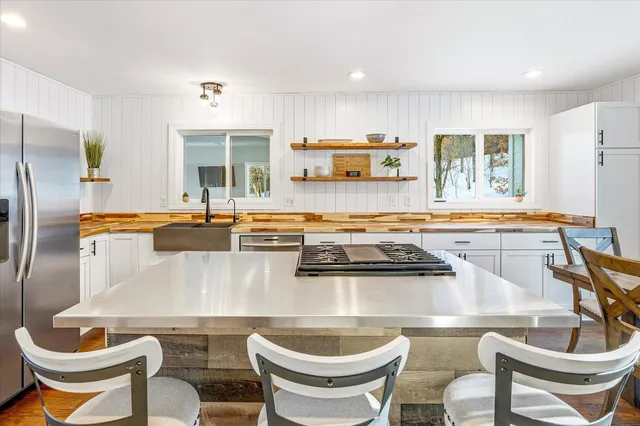 $575,000 | 15085 Square Lake Trail North, Stillwater, MN 55082