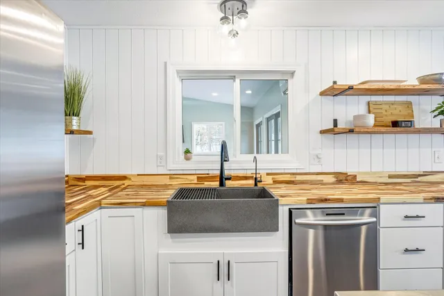 $575,000 | 15085 Square Lake Trail North, Stillwater, MN 55082