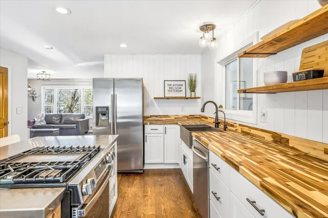 $575,000 | 15085 Square Lake Trail North, Stillwater, MN 55082