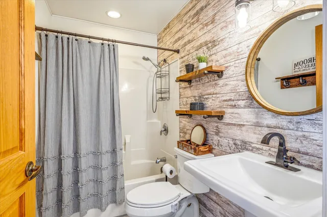 $575,000 | 15085 Square Lake Trail North, Stillwater, MN 55082