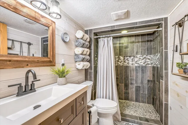 $575,000 | 15085 Square Lake Trail North, Stillwater, MN 55082