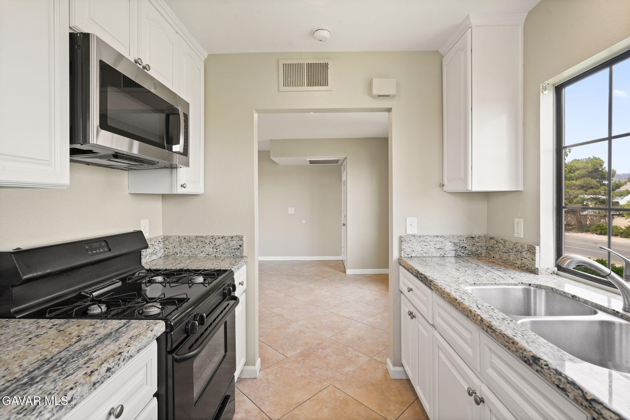 2554 Olive Drive, Unit 38 Palmdale, CA 93550 - Photo 17 of 36 10_DSC07827