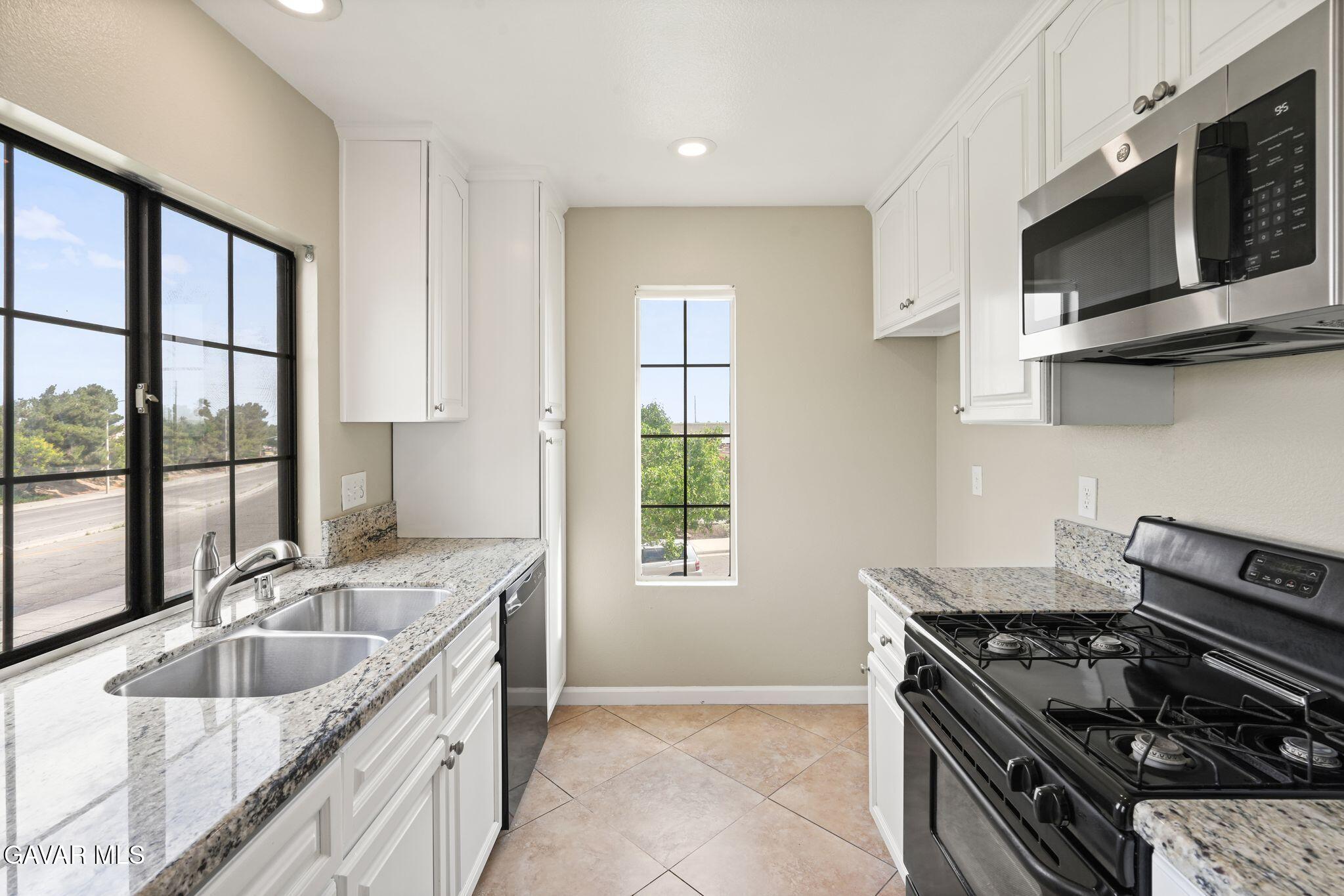 2554 Olive Drive, Unit 38 Palmdale, CA 93550 - Photo 18 of 36 9_DSC07822