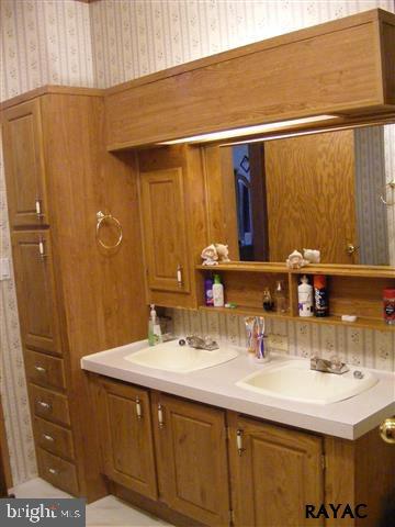 5893 York Road Spring Grove, PA 17362 - Photo 12 of 25
