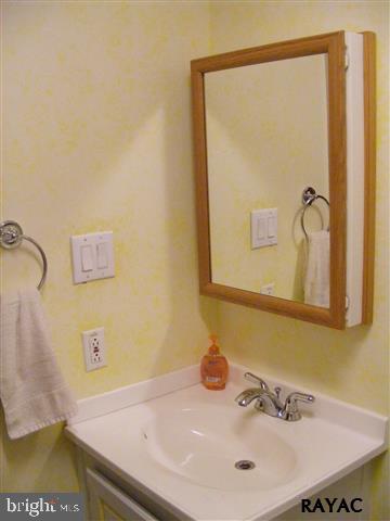5893 York Road Spring Grove, PA 17362 - Photo 18 of 25