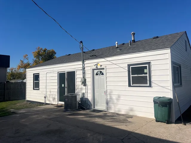 $250,000 | 1609 Marlboro Lane, Crest Hill, IL 60403