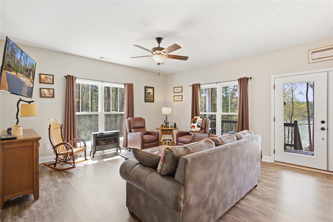116 Wren Road Mountain Rest, SC 29664 - Photo 11 of 38