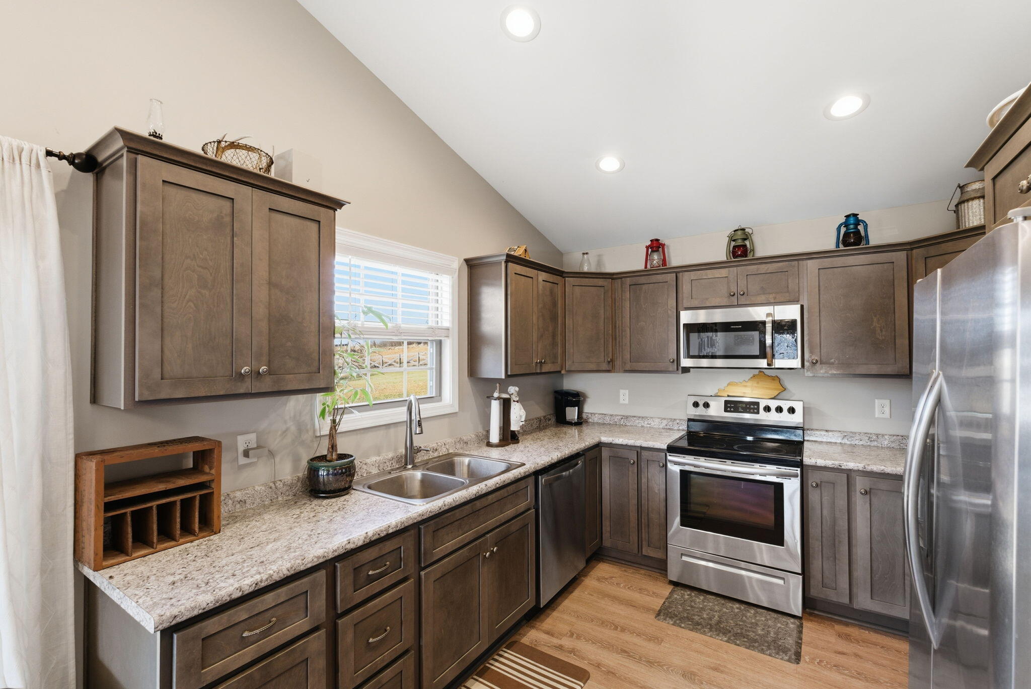 494 Igo Road Richmond, KY 40475 - Photo 14 of 31 Kitchen view.