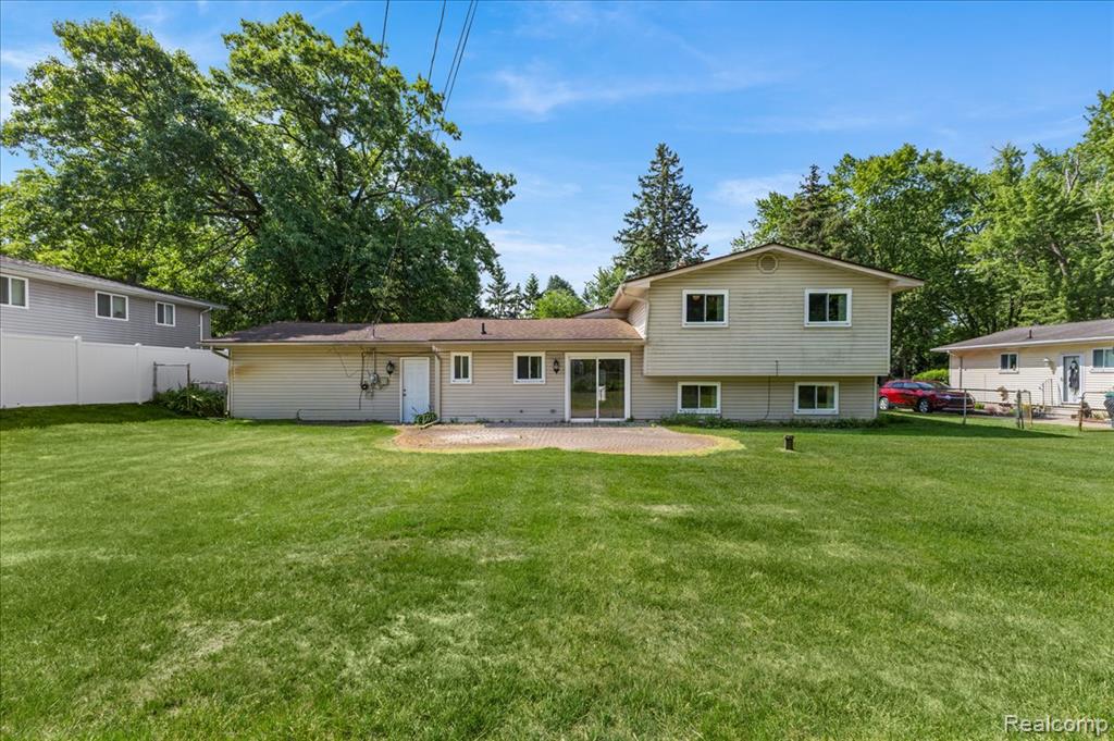226 Ruppert Street Commerce Township, MI 48382 - Photo 25 of 27