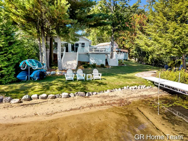 $595,000 | 9444 West School Section Lake Drive, Mecosta, MI 49332