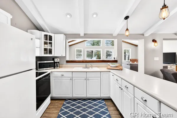 $595,000 | 9444 West School Section Lake Drive, Mecosta, MI 49332