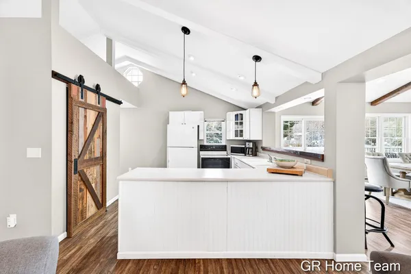 $595,000 | 9444 West School Section Lake Drive, Mecosta, MI 49332