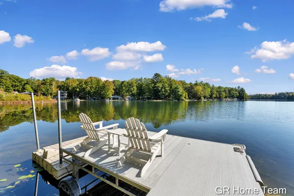 $595,000 | 9444 West School Section Lake Drive, Mecosta, MI 49332