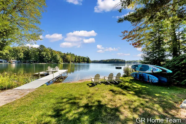 $595,000 | 9444 West School Section Lake Drive, Mecosta, MI 49332