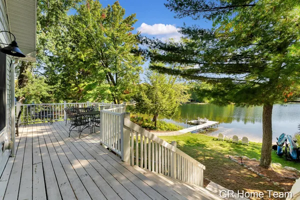$595,000 | 9444 West School Section Lake Drive, Mecosta, MI 49332