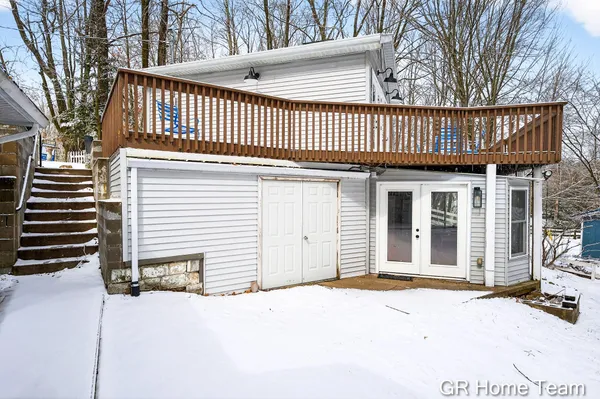 $595,000 | 9444 West School Section Lake Drive, Mecosta, MI 49332