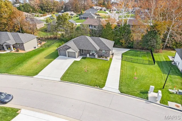 $499,000 | 1326 Summerfield Drive, Jefferson City, MO 65109