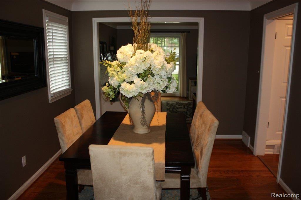 725 Tottenham Road Birmingham, MI 48009 - Photo 4 of 20 Dining Room