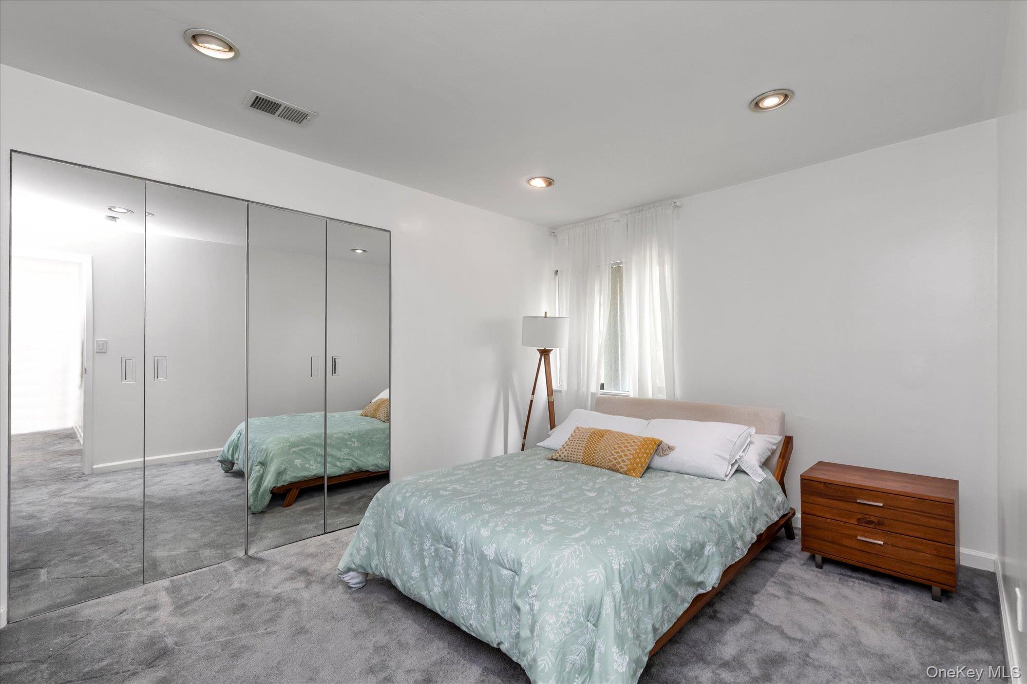 21 Spring Hollow Road Roslyn, NY 11576 - Photo 12 of 25 Bedroom