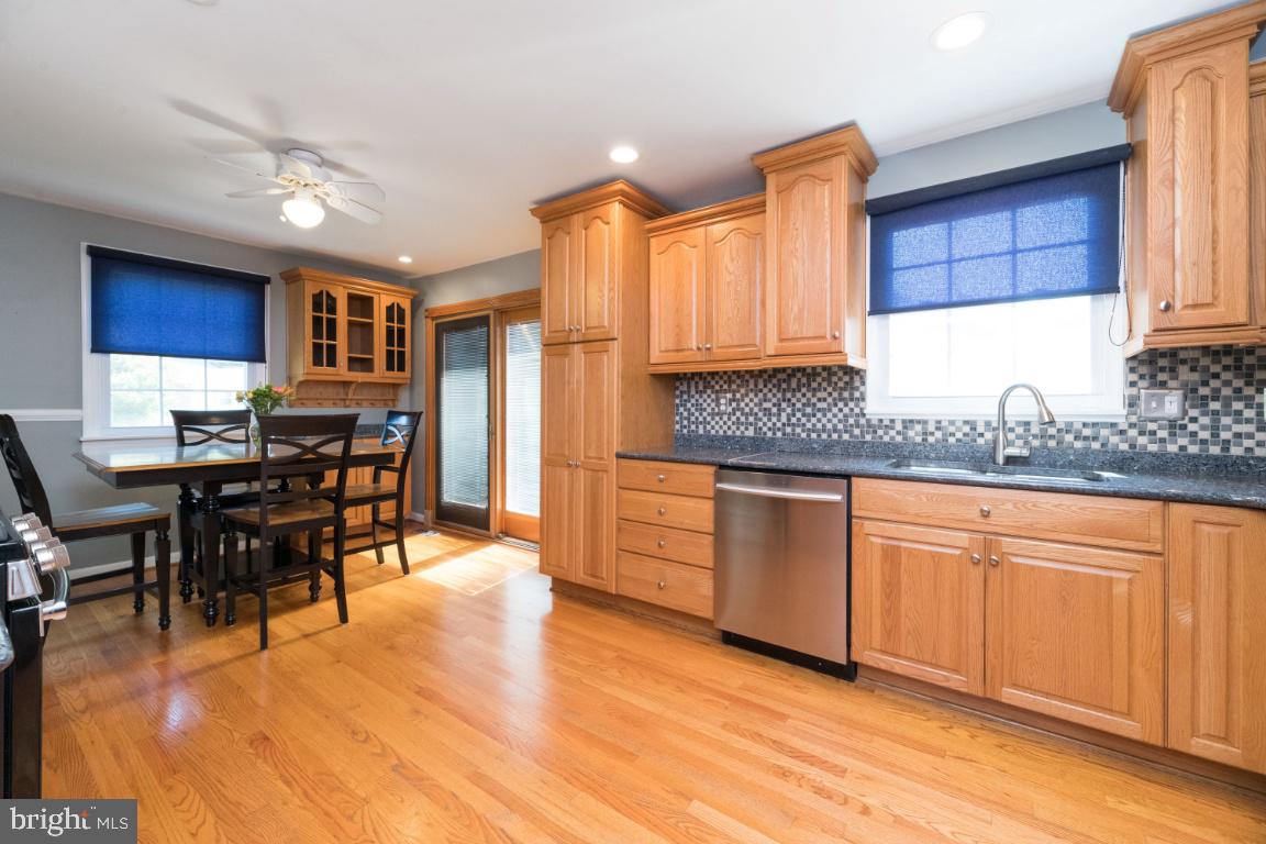 315 Stonewall Road Catonsville, MD 21228 - Photo 11 of 42 Access to the Deck from the Kitchen