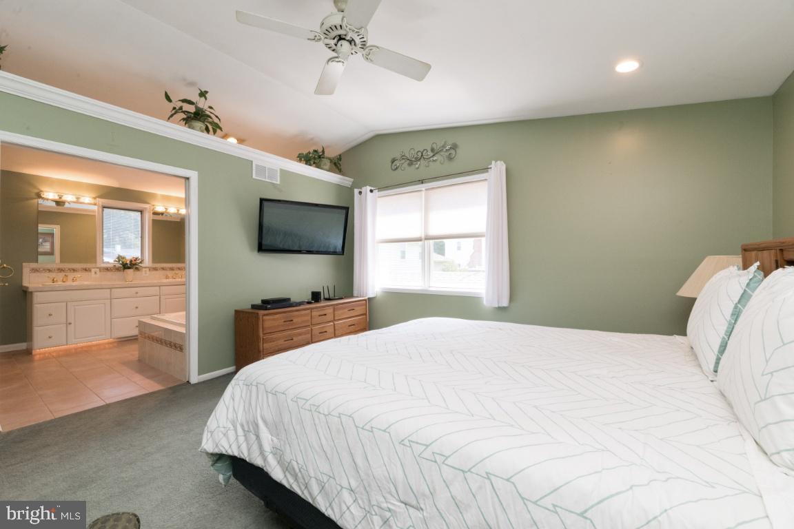 315 Stonewall Road Catonsville, MD 21228 - Photo 13 of 42 Master Bedroom w/ Master Bath
