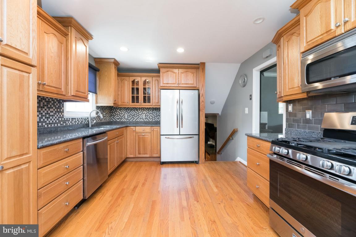 315 Stonewall Road Catonsville, MD 21228 - Photo 3 of 42 Lots of Counter Space
